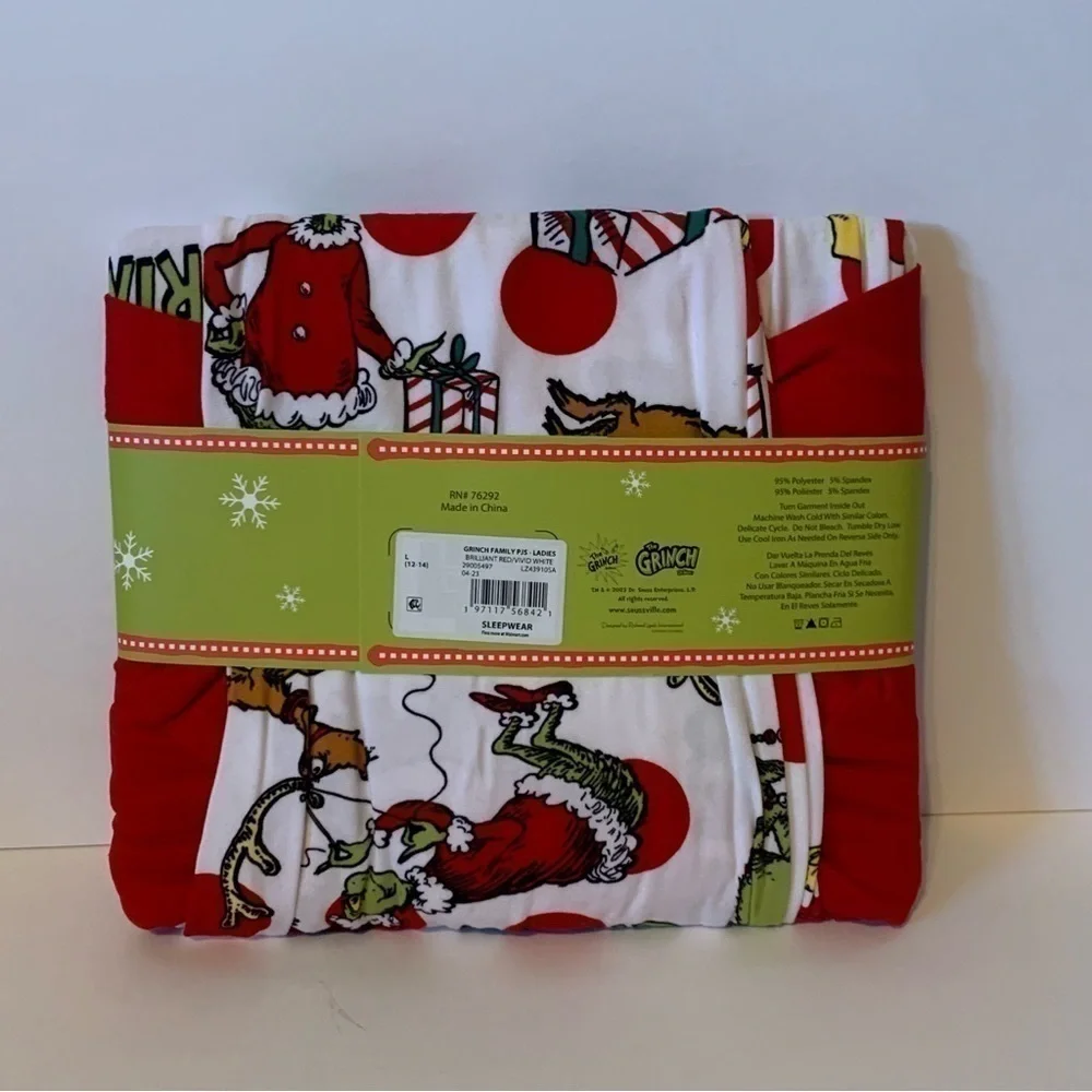 NWT. DR. SEUSS The Grinch Women’s Pajama Set